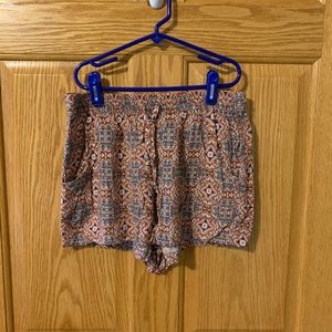 Flowy pattern shorts - Perfect for summer!!